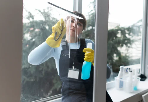 Nettoyage de vitres intérieures et extérieures à Sergines